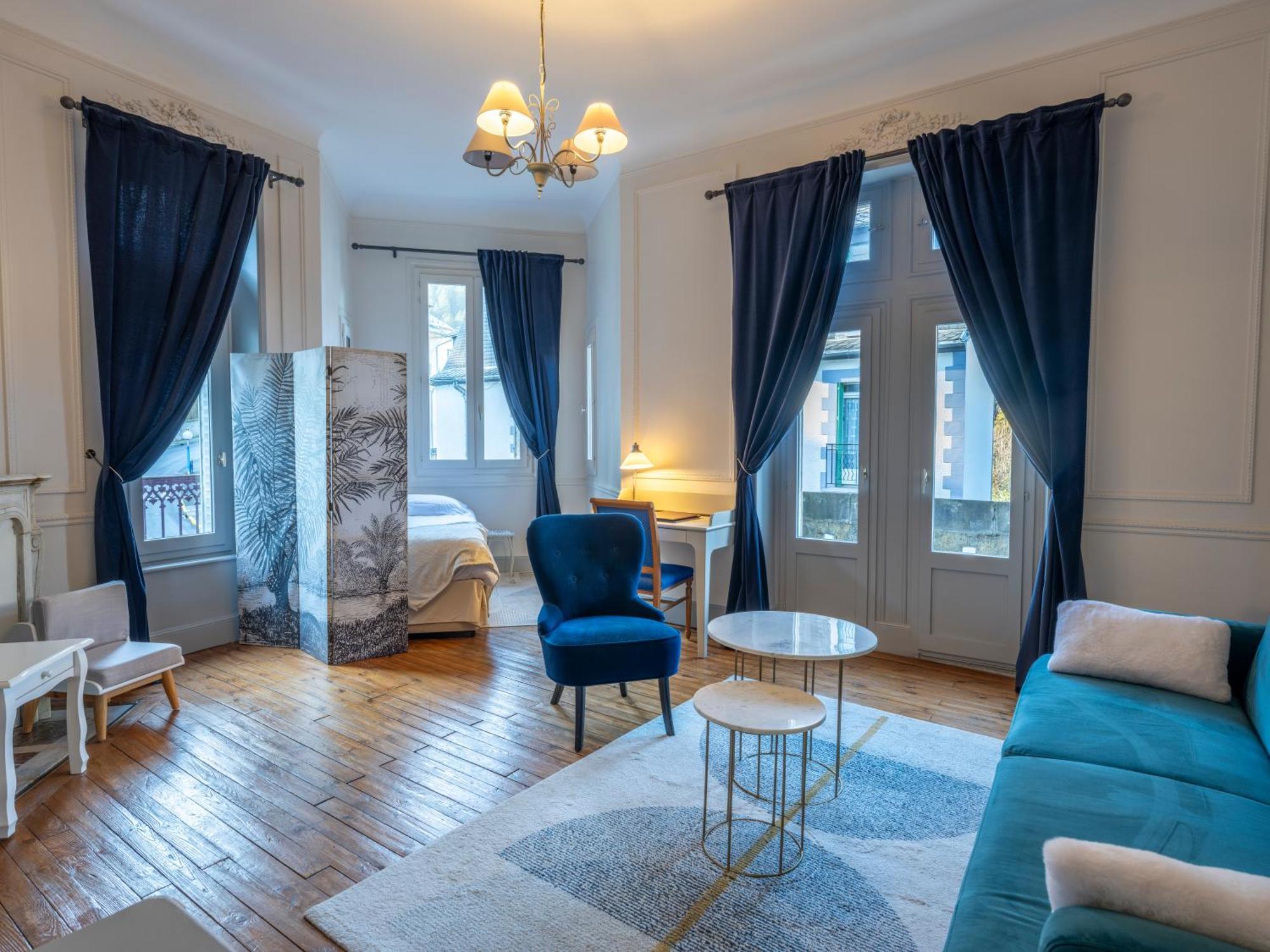 Gite d'étape et de groupe La Villa François Premier La Bourboule Esterno foto