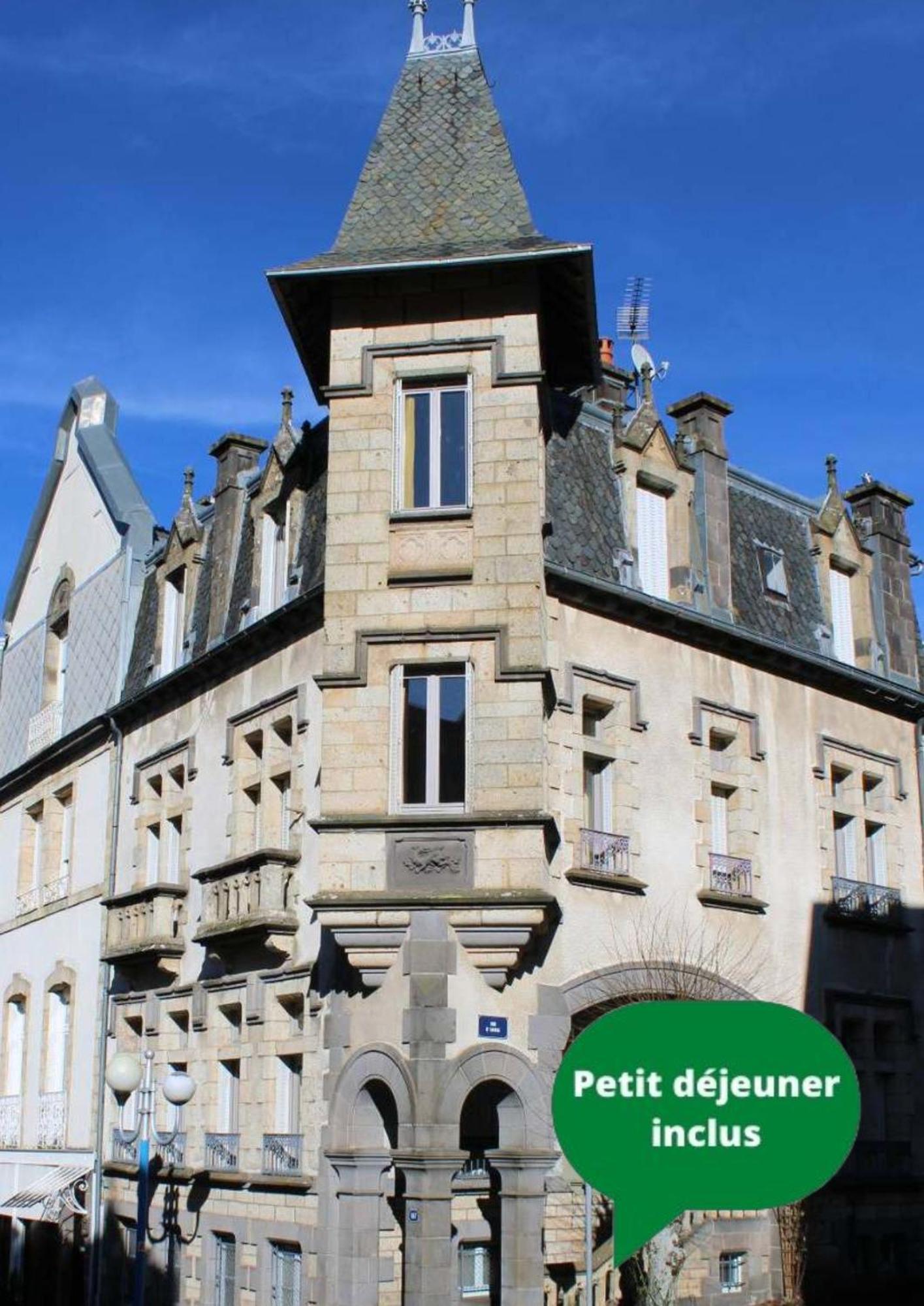 Gite d'étape et de groupe La Villa François Premier La Bourboule Esterno foto